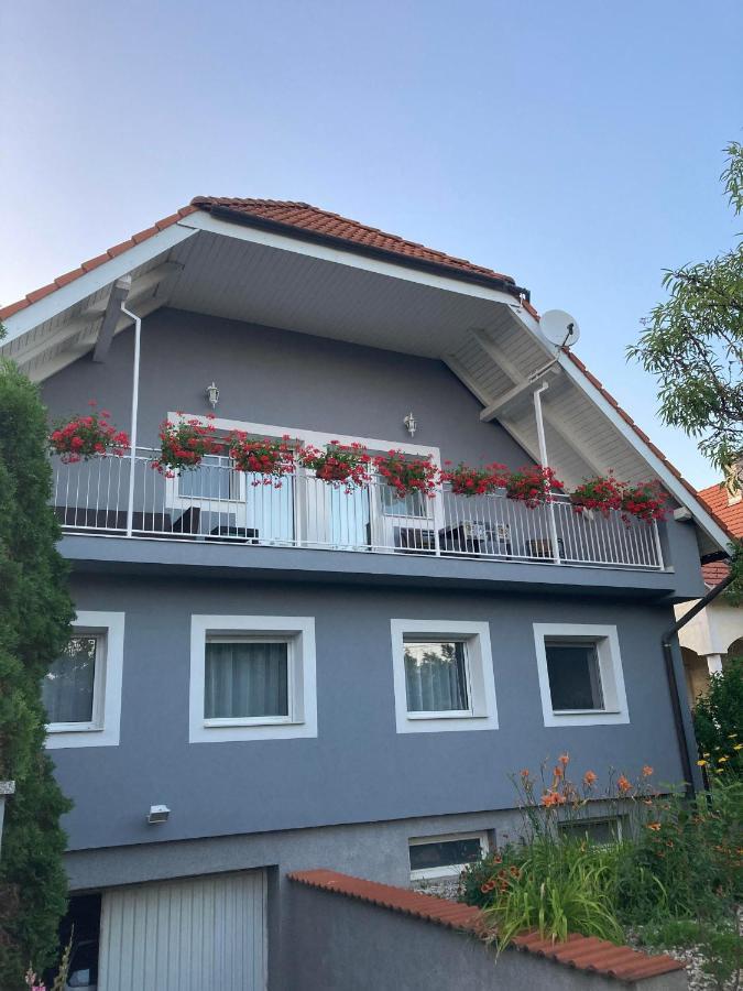 Muskatli Apartman Balatonakali Eksteriør billede